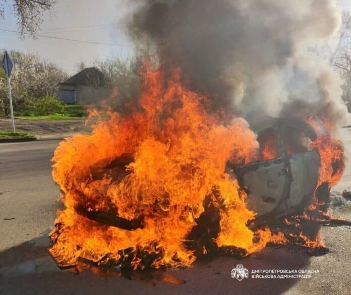 У Нікополі ворог дронами атакує цивільних людей - ОВА 02