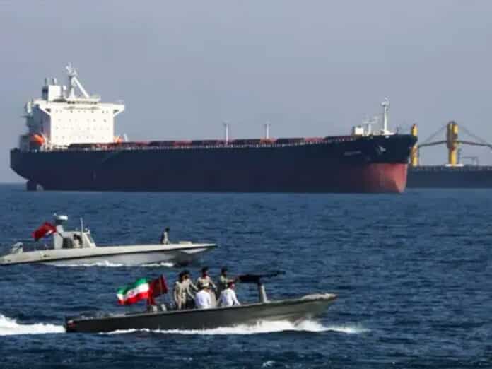 ООН готує евакуацію заблокованого флоту через Ормузьку протоку