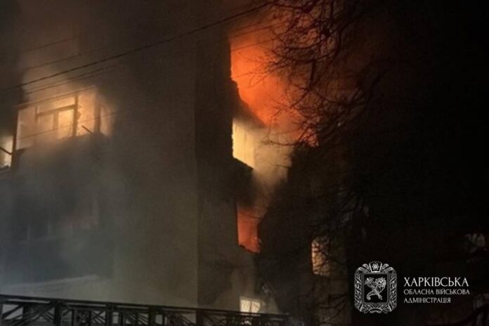 Наслідки російського удару по багатоповерхівці в Чугуєві 06