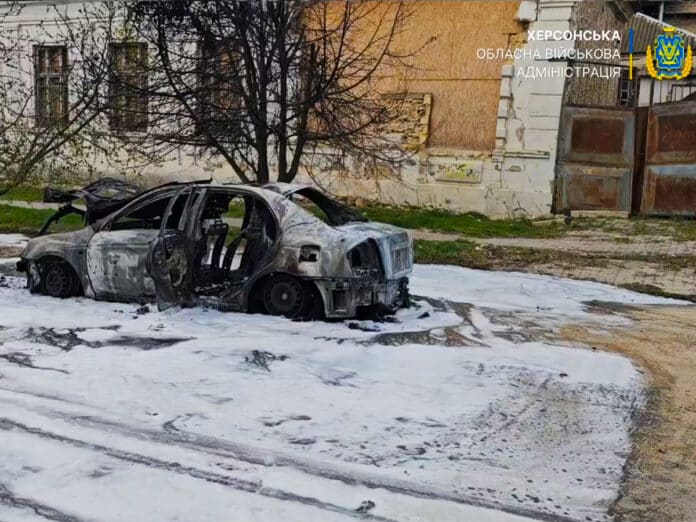 У Херсоні дрони рф атакували цивільні автівки: четверо постраждалих