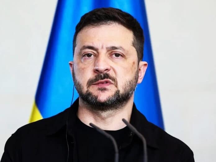 Зеленський подав законопроєкти про продовження мобілізації та воєнного стану