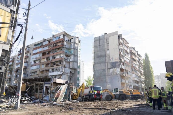 Атака на Київ: кількість жертв зросла до 24, пошукову операцію завершено 04