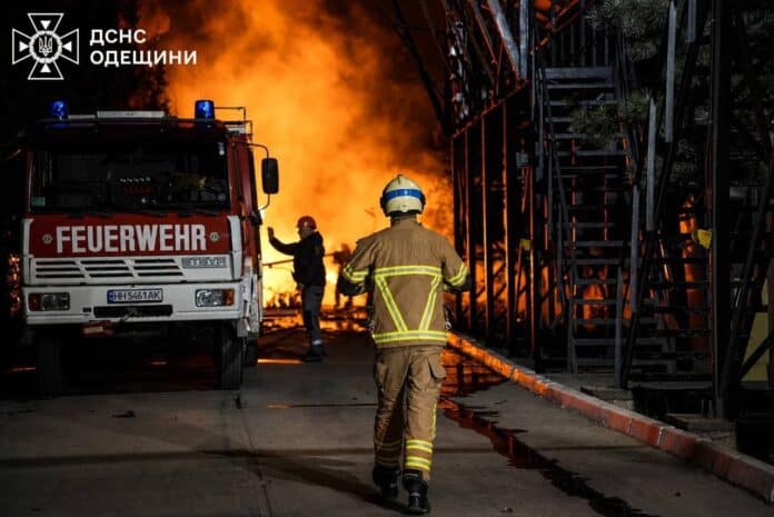 На Одещині дрони рф вдарили по портах і житлу, є загиблі 02