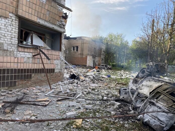 Окупанти скинули п'ять авіабомб на Краматорськ 05