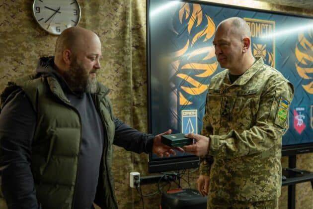 Олексій Харченко передав прикордонникам бригади &laquo;Помста&raquo; потужне антидронове обладнання 02