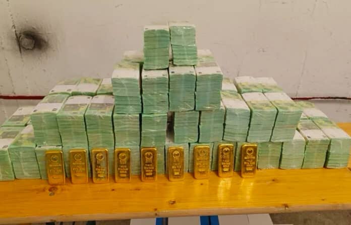 Угорщина повернула Україні мільйони доларів та золото 01