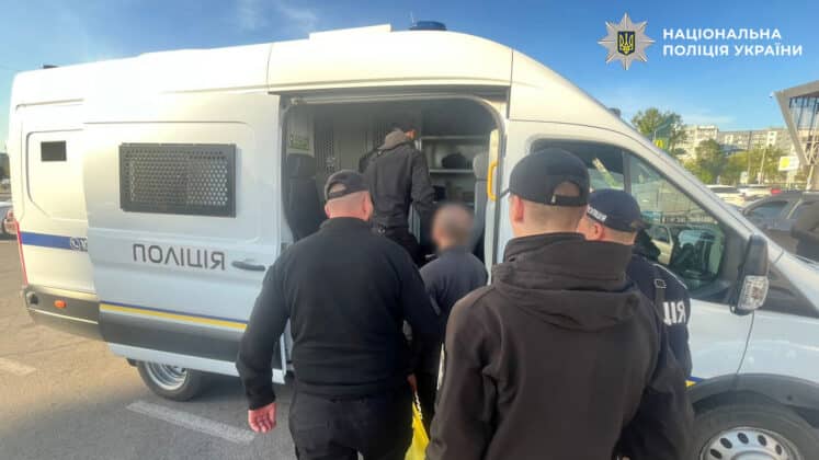 У Запоріжжі затримали комбата ЗСУ за вимагання відкатів з бойових виплат 01