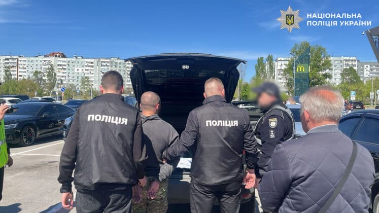 У Запоріжжі затримали комбата ЗСУ за вимагання відкатів з бойових виплат 05