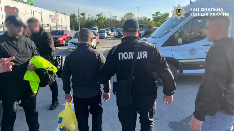 У Запоріжжі затримали комбата ЗСУ за вимагання відкатів з бойових виплат 08