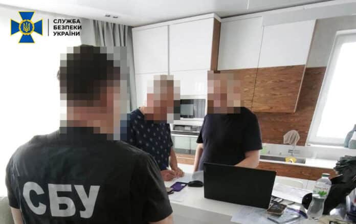 Викрито мешканців Київщини, які фінансували окупантів на Луганщині