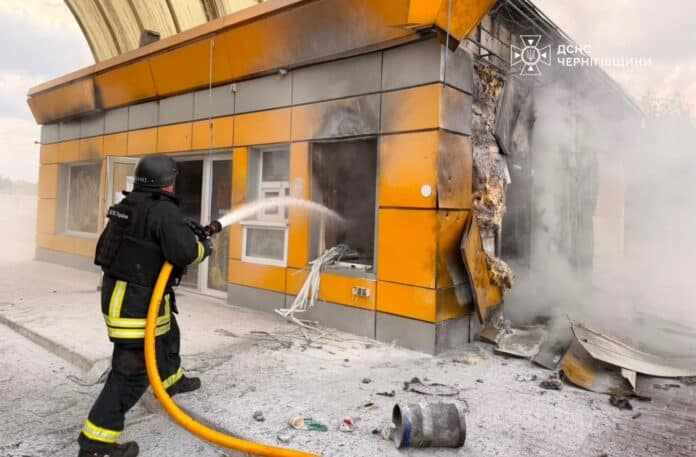 Удари по АЗС та агрокомпаніях: ворог атакував цивільну інфраструктуру Чернігівщини