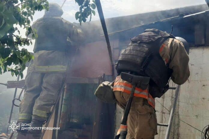 У Нікополі ворог застосував тактику подвійного удару по рятувальниках
