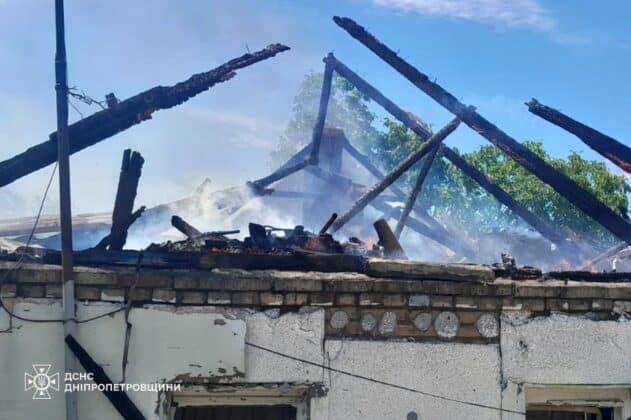 У Нікополі ворог застосував тактику подвійного удару по рятувальниках 01