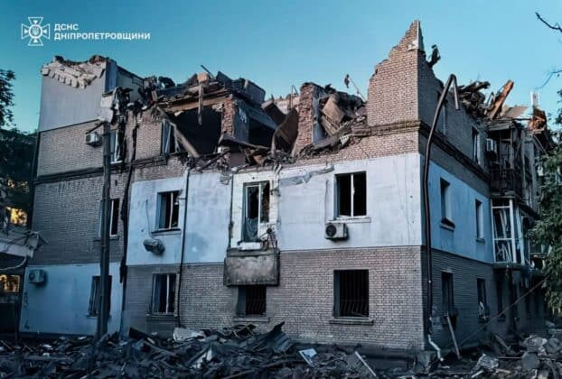 Масована атака на Дніпро: велика кількість жертв, руйнування 06