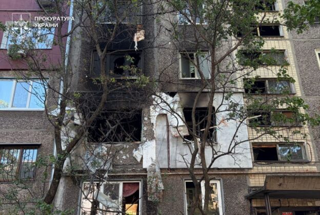 Масована атака на Дніпро: велика кількість жертв, руйнування 050