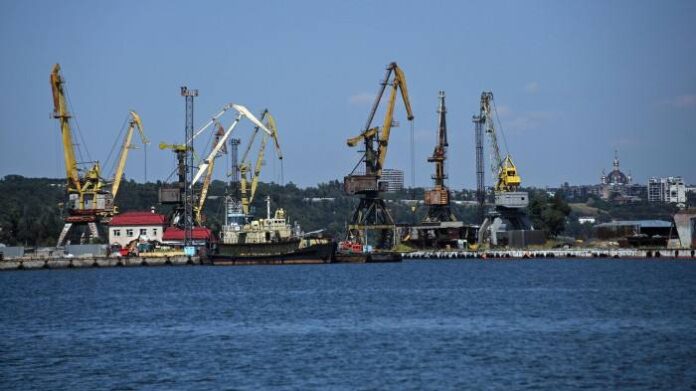 Оприлюдннено обсяги вкраденого росіянами зерна через порт Маріуполя
