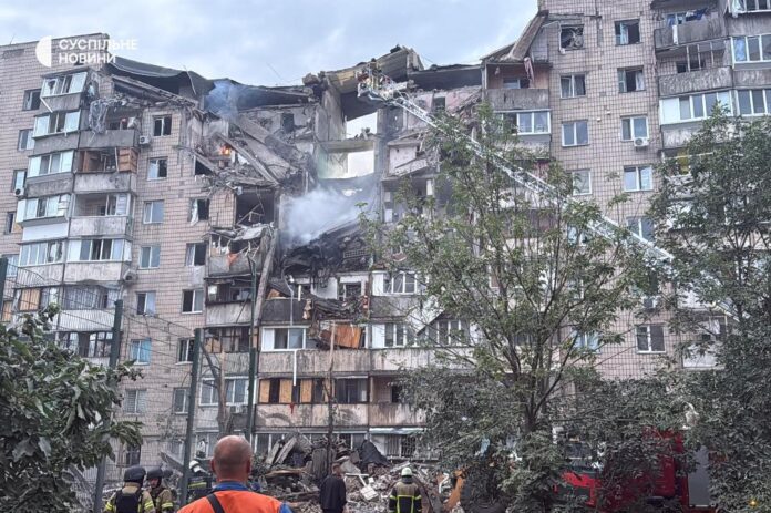 Комбінована атака на столицю: руйнування будинків, загиблі та десятки поранених