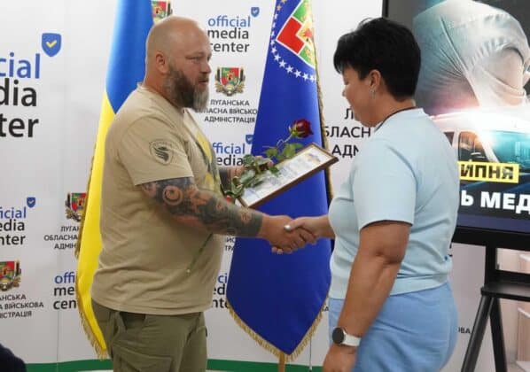До Дня медичного працівника відзначили лікарів та медиків Луганщини 07