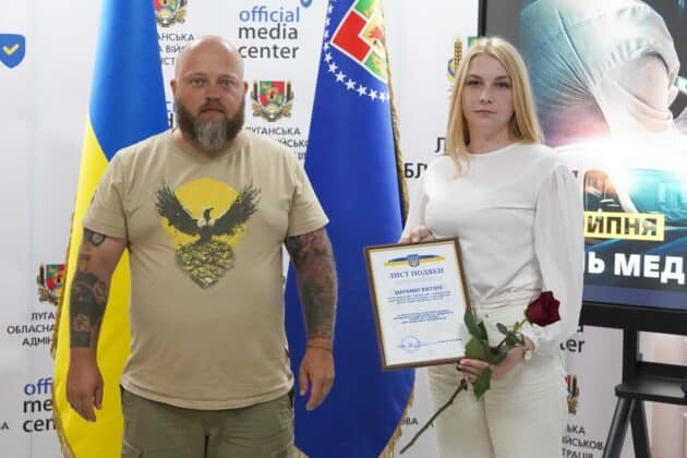 До Дня медичного працівника відзначили лікарів та медиків Луганщини 02