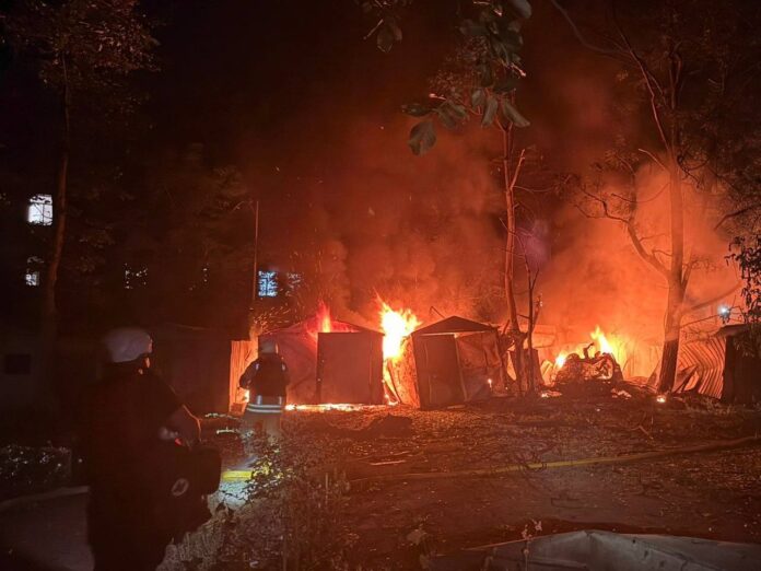 Обстріл Одеси: пошкоджено житлові будинки, є поранений