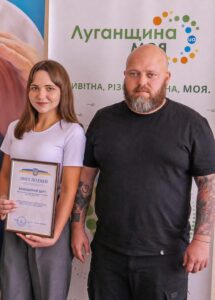 Волонтерку з Луганщини нагороджено відзнакою «Золоте серце» 01