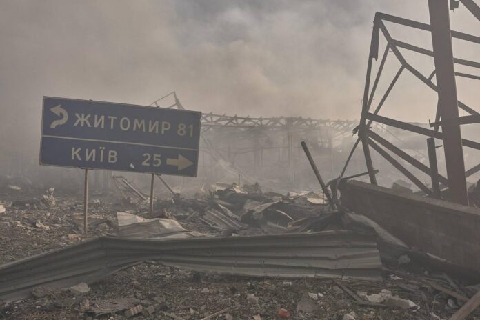 Влада відреагувала на вибухи та детонацію біля Житомирської траси