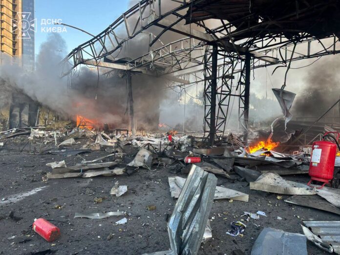 Атака на Київ 23 вересня: двоє загиблих, 23 постраждалих і перебої з інтернетом 01