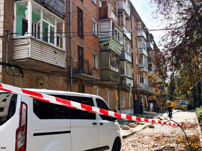 Авіаудар по Сумах: двоє загиблих, серед постраждалих — півторарічна дівчинка 08
