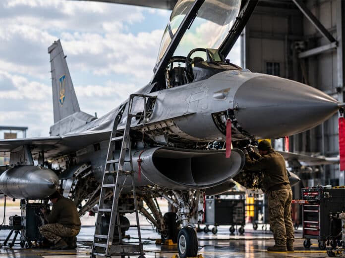 Зеленський заявив про тривалий ремонт половини F-16 у Європі
